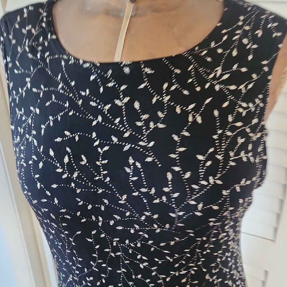 Vintage Ronni Nicole Ouida Black and Silver Glitter Vine Sleeveless Formal Gown - Picture 4 of 8